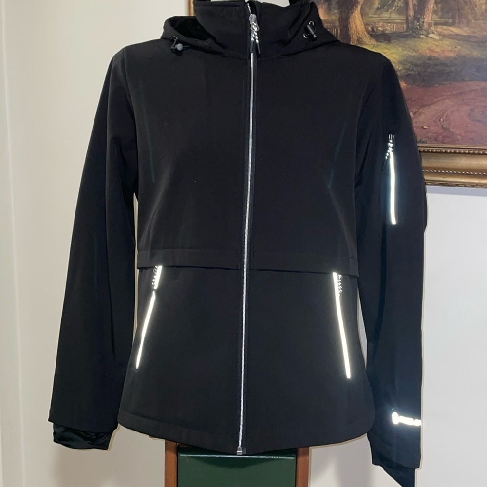 Women’s Free Country Jacket.  Size Large. Reflective.  Hooded.  Black.  Pockets.